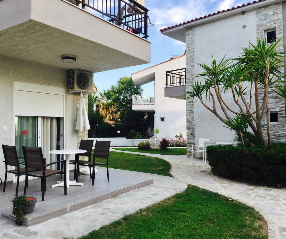 Litsa Apartments Fourka Bagian luar foto